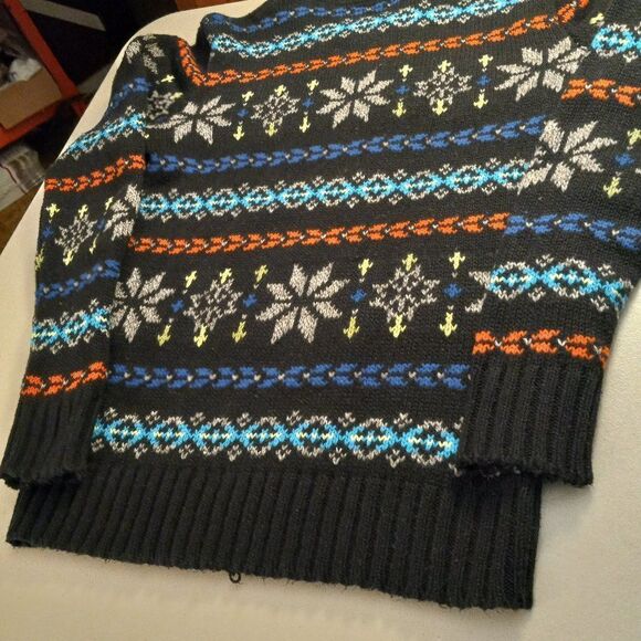 American Eagle Snow Flake Design Sweater - Picture 5 of 7